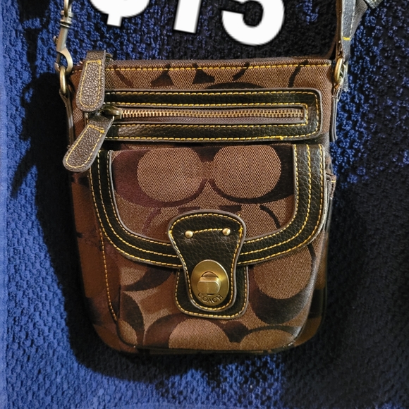 Multiple purses most are $15-25 - Picture 13 of 16